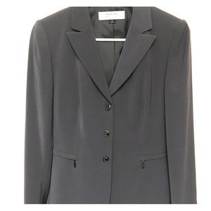 Tahari gray ladies pantsuit
